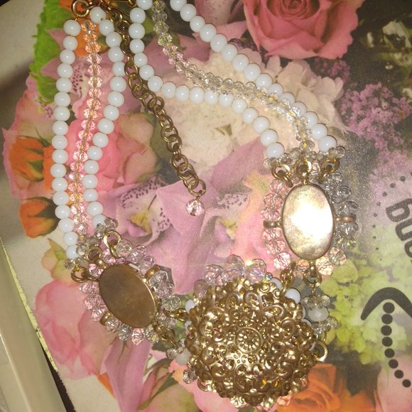 ❤️Massive MIRIAM HASKELL Statement Necklace Signed Milk Glass / Crystal - Picture 4 of 7